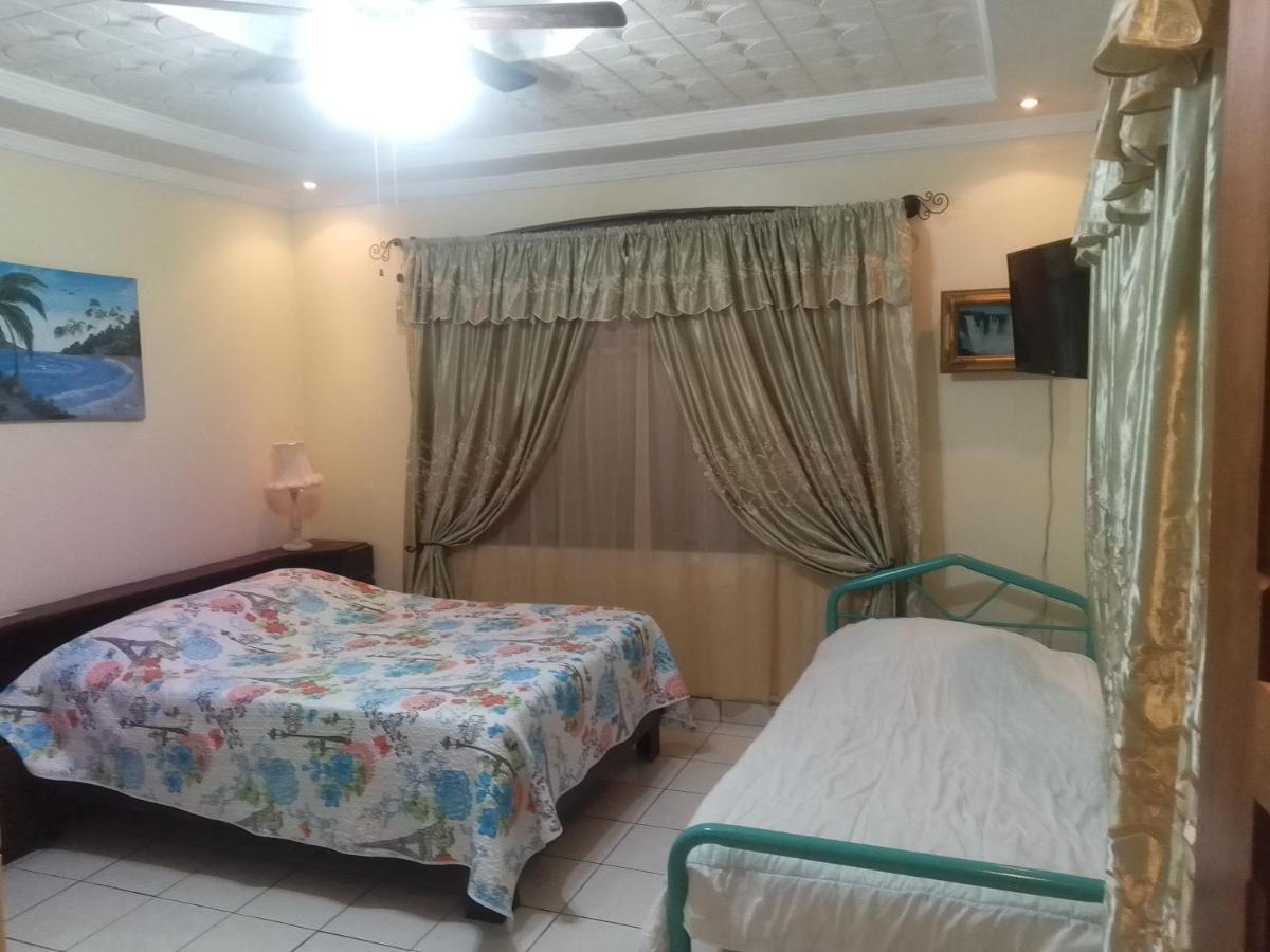 Alexander B&B Alajuela Extérieur photo